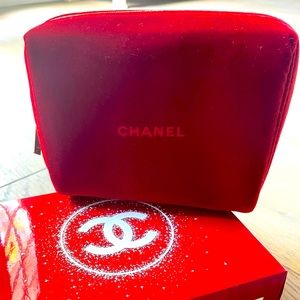 CHANEL Makeup Cosmetic Pouch New Red Velvet Texture Bag Case w/ Gift Box